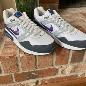 NEW Nike Air Max Navigate- Woman’s size 9.5